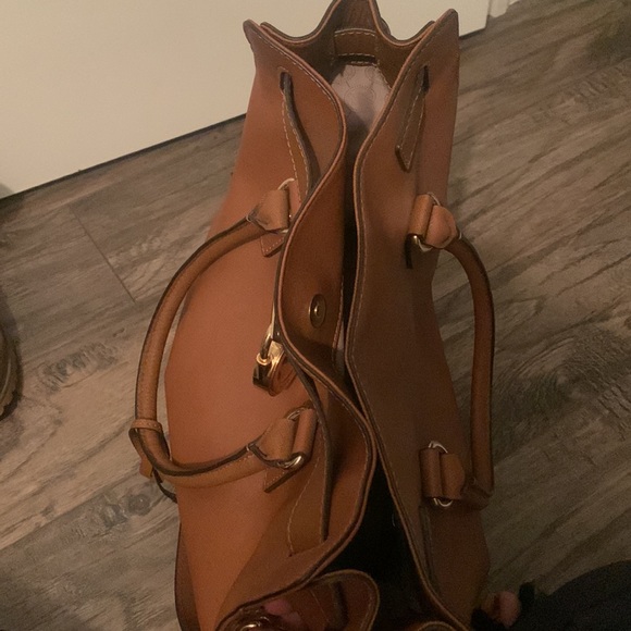 Michael Kors Hamilton Bag - Picture 4 of 5